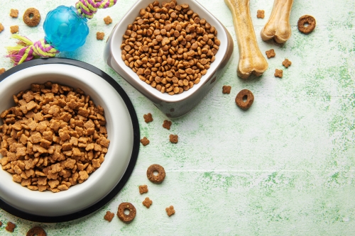 Natural pet food ingredients for allergy management.